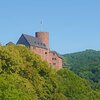Burg mit Fluss